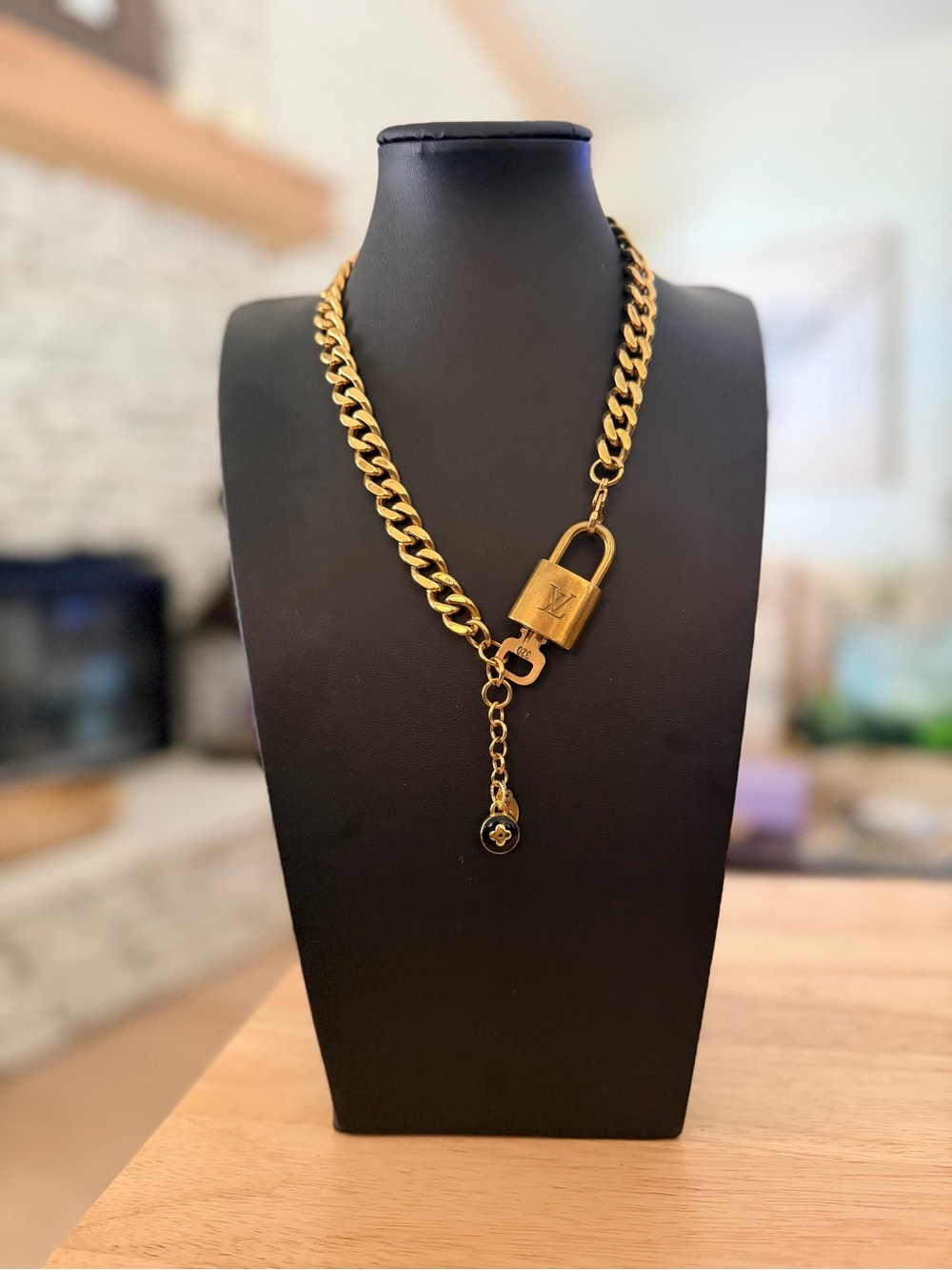Lv Gold Lock and Key #320 🔐